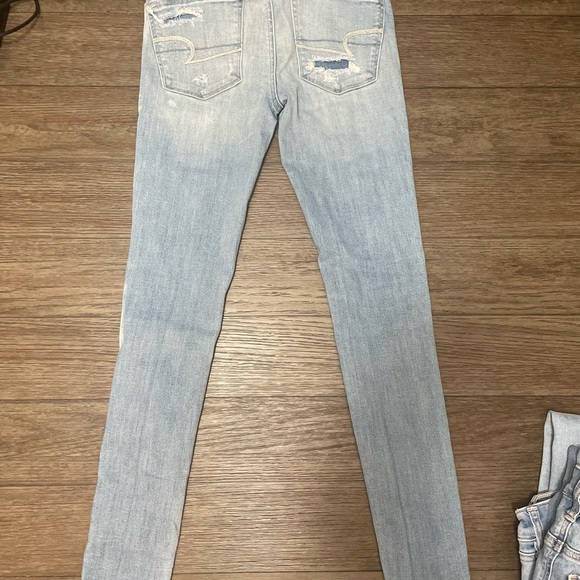 Bundle, for the price you will get all 4 pairs! American Eagle Jeans size 0 - Picture 7 of 8